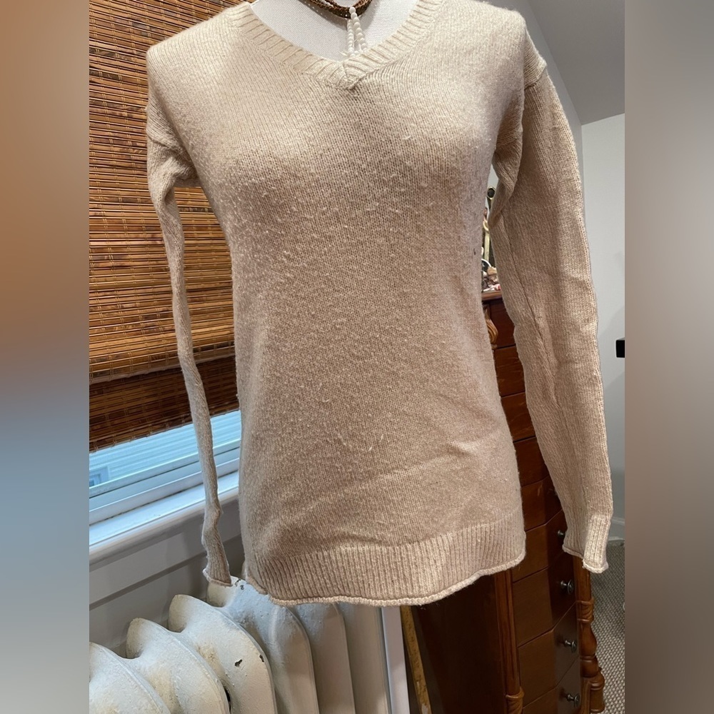 GAP CREAM V-NECK SWEATER